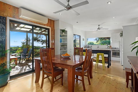 Sandy Feet Retreat - 13 Scenic View Drive - Tweed Heads Accommodation 1