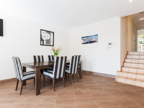 Sandy Point Luxury', 117a Sandy Point Road - Air Con & Foxtel - Tweed Heads Accommodation 1