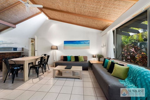 Sapphire Owl - Tweed Heads Accommodation 0