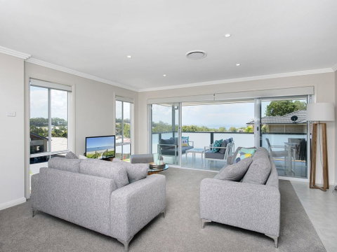 Saratoga Avenue, 52, Signature House - Tweed Heads Accommodation 1