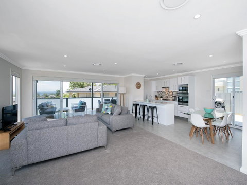 Saratoga Avenue, 52, Signature House - Tweed Heads Accommodation 3