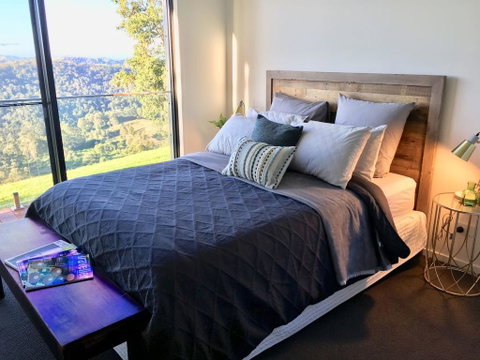Scandinavian Cabin - Maleny - One Bedroom - Tweed Heads Accommodation 3