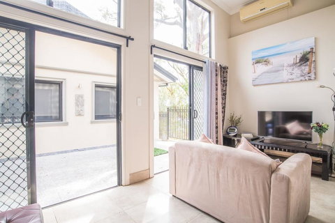 Scenic Illawong Riverside Getaway 1bed1bath Unit - Tweed Heads Accommodation 1