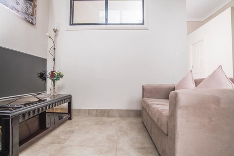 Scenic Illawong Riverside Getaway 1bed1bath Unit - Tweed Heads Accommodation 2