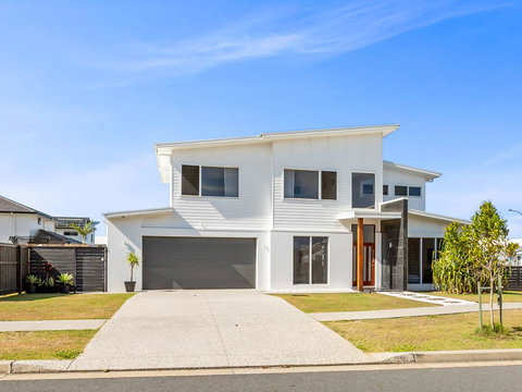 SEA SHELLS ON SEASIDE - Tweed Heads Accommodation 3