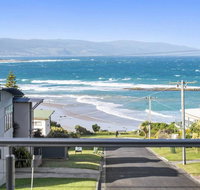 SEA SPECTACULAR - seconds from the beach - Tweed Heads Accommodation