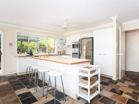 Serenity', 7 Mulloway Place - Peaceful House With Air Con Netflix & WIFI - Tweed Heads Accommodation 2