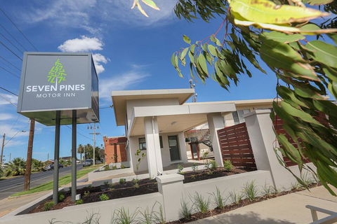 Seven Pines Motor Inn - Tweed Heads Accommodation 0