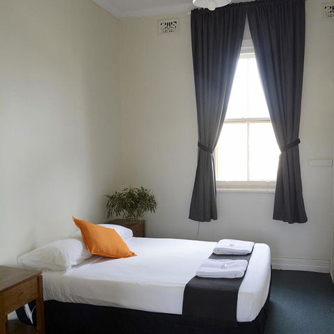 Shamrock Hotel Motel Temora - Tweed Heads Accommodation 2