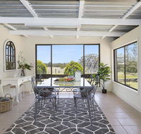 Silky Oak Cottage - cosy with country views - Tweed Heads Accommodation