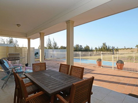 Silver Springs 6br Luxury Homestead With Wifi, Pool. Fireplace, Views, Olives And Space - Tweed Heads Accommodation 1