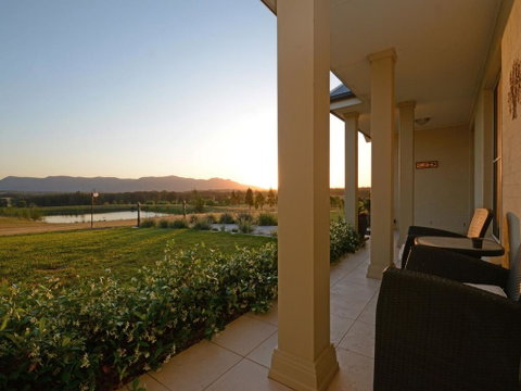Silver Springs Estate 4br House + 6br House With Wifi, Pool. Fireplace, Views, Olives And Space - Tweed Heads Accommodation 1