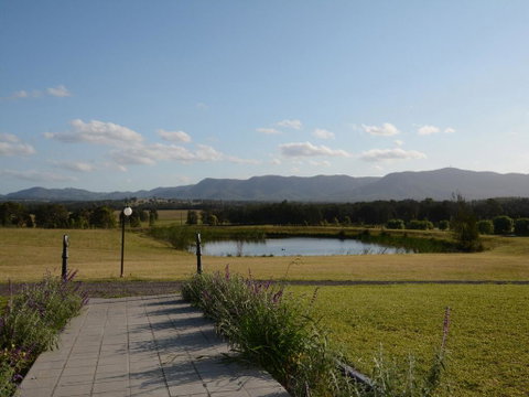 Silver Springs Estate 4br House + 6br House With Wifi, Pool. Fireplace, Views, Olives And Space - Tweed Heads Accommodation 2