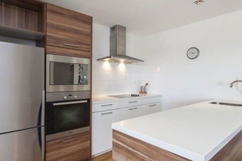 SKY GARDEN SUNSET RIVER VIEW NETFLIX WINE PARKING - Tweed Heads Accommodation 3