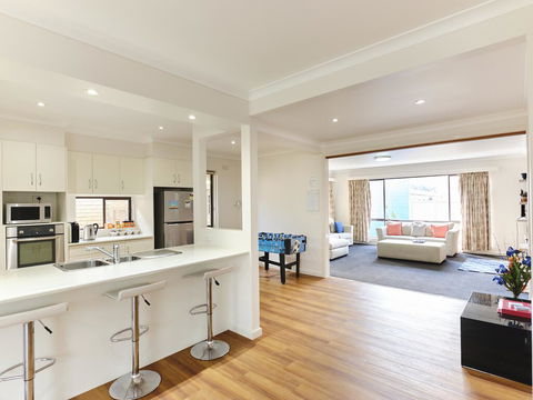 Skymirror Villa - Tweed Heads Accommodation 3