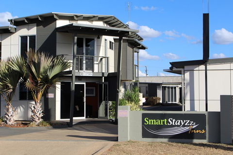 Smart Stayzzz Inns - Tweed Heads Accommodation 0