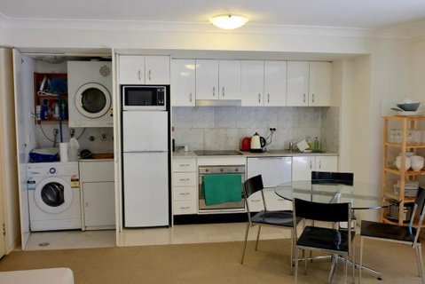 Spacious Studio By The Beach In Manly - Tweed Heads Accommodation 2
