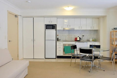 Spacious Studio By The Beach In Manly - Tweed Heads Accommodation 1
