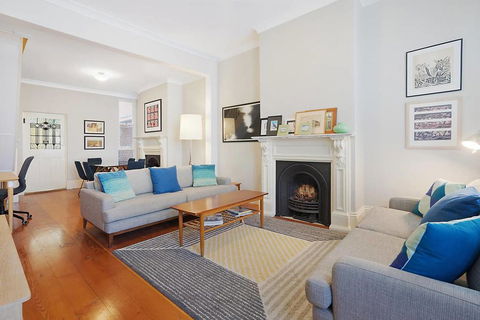 Spacious Victorian With Harbour View Terrace - Tweed Heads Accommodation 0