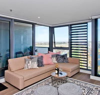 Spectacular Private Balcony Views with Pool - Tweed Heads Accommodation