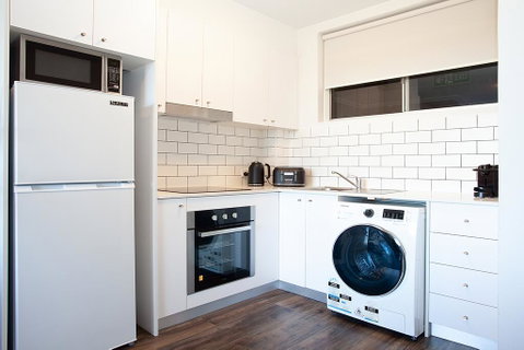 Sprawling City Views And Balcony In Cosy Apartment - Tweed Heads Accommodation 3