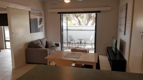 Stay Awhile In Port Pirie - Min Stay 4 Nights - Tweed Heads Accommodation 2