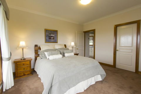 Stay Bathurst - Tweed Heads Accommodation 0
