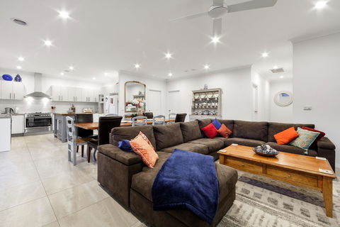 StayCentral - Rosanna Luxurious Mansion - Tweed Heads Accommodation 0