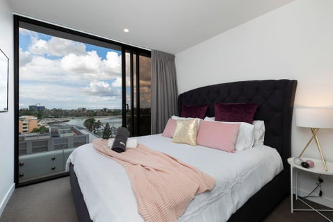 STH - River Views, Fast Internet, Long Stays - Tweed Heads Accommodation 1