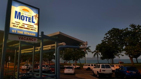 Strand Motel - Tweed Heads Accommodation 1