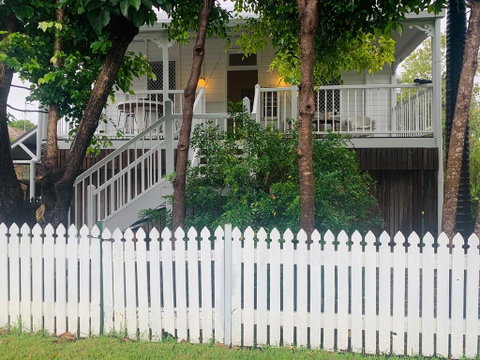 Stranded In Oz Stay In Relaxing Environment, FREE WIFI, NETFLIX, POOL, AIR CON - Tweed Heads Accommodation 0