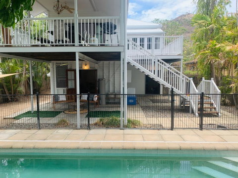 Stranded? Nowhere To Stay? Sanitised Apartment, Sleeps 4, Netflix, Wifi, Pool - Tweed Heads Accommodation 2