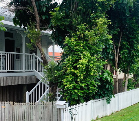 Stranded? Nowhere To Stay? Sanitised Apartment, Sleeps 4, Netflix, Wifi, Pool - Tweed Heads Accommodation 1