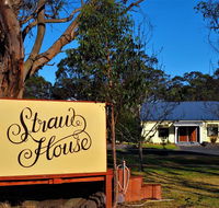 Straw House B and B - Tweed Heads Accommodation