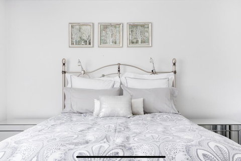 Stunning Burleigh Beach Apartment - Tweed Heads Accommodation 2