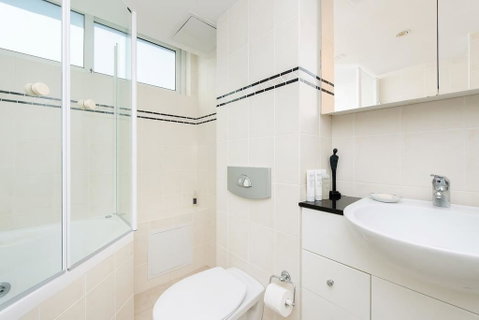 Stunning Harbour View Home! - Tweed Heads Accommodation 3