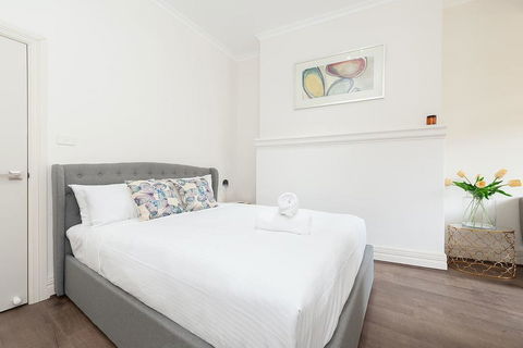 STUNNING SYDNEY HOME 9 - Tweed Heads Accommodation 2