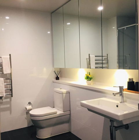 Stylish 2BR With Stunning Views - Sydney Olympic Park - Tweed Heads Accommodation 3