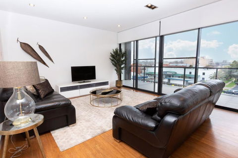 Stylish Inner City Penthouse Apartment - Tweed Heads Accommodation 0