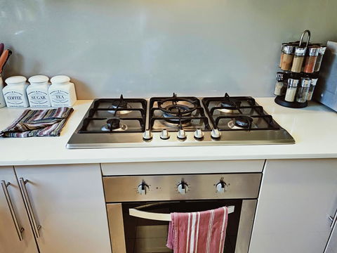 Stylish Private Bathroom-Luxurious Modern Big Home - Tweed Heads Accommodation 1