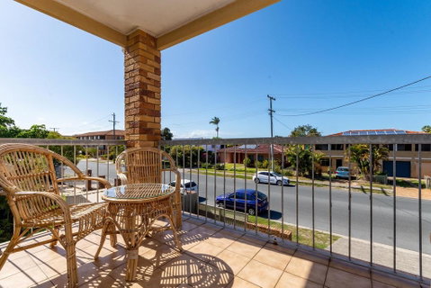 Stylish Unit Opposite Foreshore - Sylvan Beach Esp, Bellara - Tweed Heads Accommodation 3