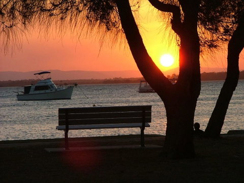 Stylish Unit Opposite Foreshore - Sylvan Beach Esp, Bellara - Tweed Heads Accommodation 1