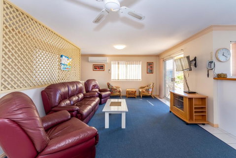 Stylish Unit Opposite Foreshore - Sylvan Beach Esp, Bellara - Tweed Heads Accommodation 0