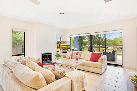 Sunny Finch House - Tweed Heads Accommodation 1