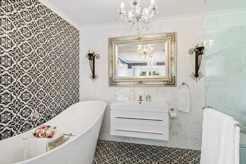 SUNNYDELL - Tweed Heads Accommodation 0