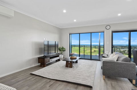 Sunset Horizon At Lady Bay - 8 Huntingdale Drive - Tweed Heads Accommodation 2