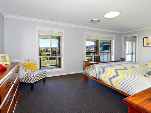 Sunset Over Neptune - Pet Friendly, 5 Min To Beach - Tweed Heads Accommodation 3