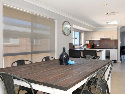 Sunset Over Neptune - Pet Friendly, 5 Min To Beach - Tweed Heads Accommodation 2