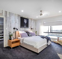 Sunset Penthouse Couples Retreat close to Airlie Beach Champagne on arrival - Tweed Heads Accommodation