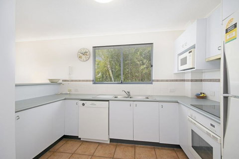 Sunshine Cove, Across The Road From The Beach - Tweed Heads Accommodation 3